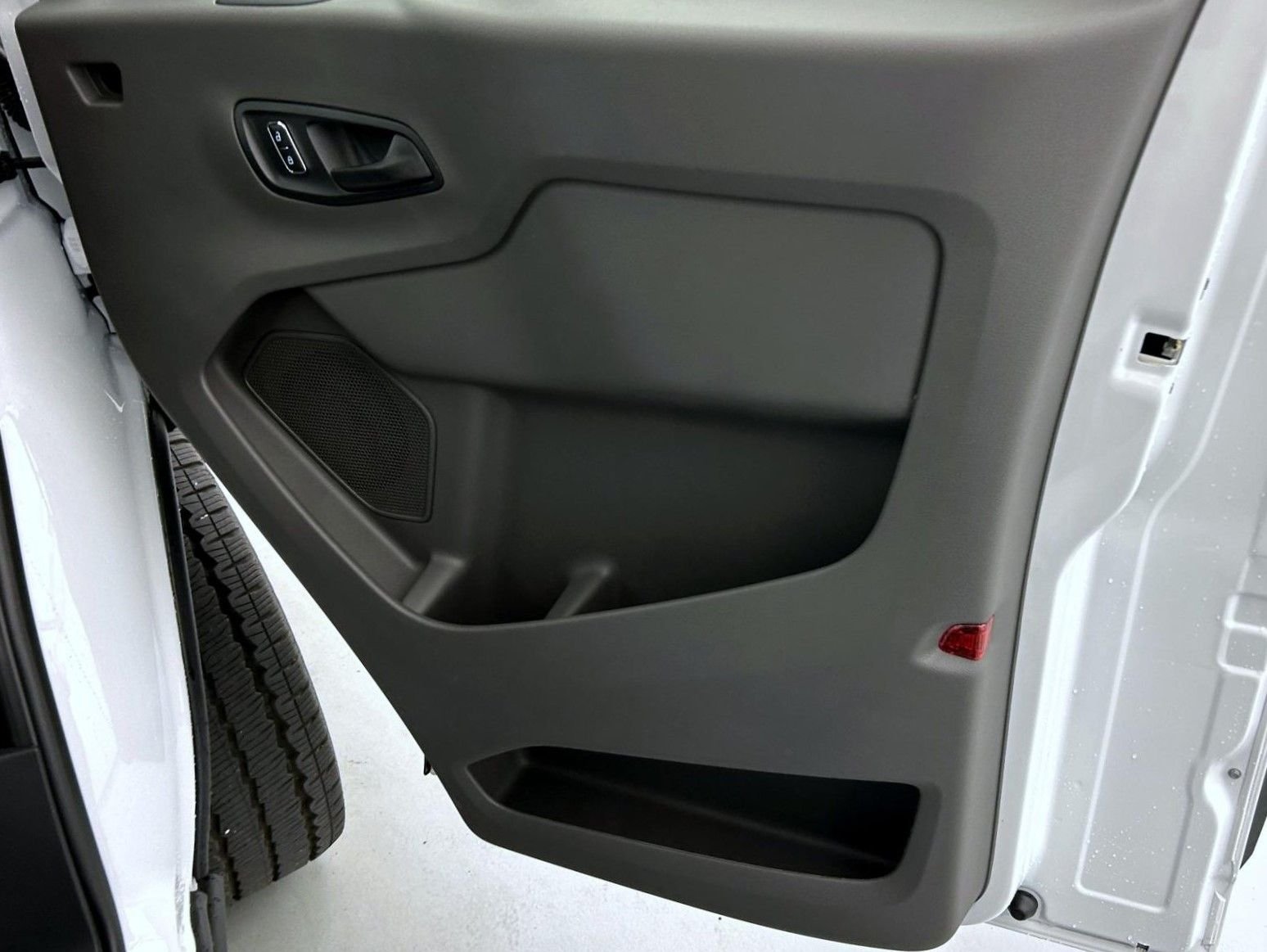 New 2026 Oxford White Ford XL image 16