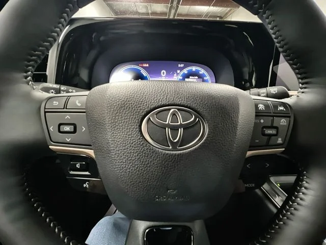 New 2026 Oxygen White <sup>1</sup> Toyota  Limited image 11