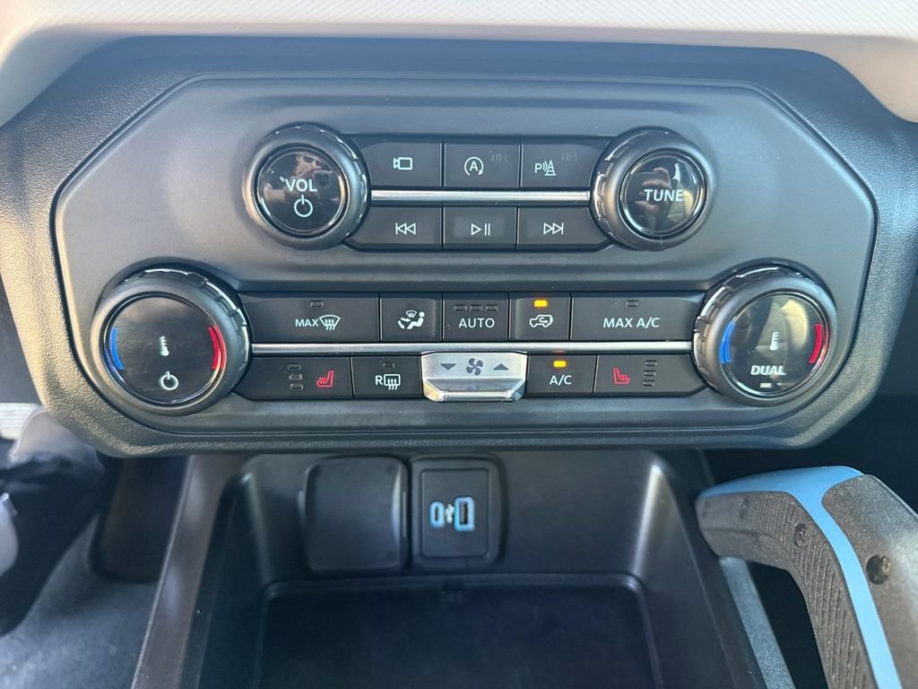 Used 2022 Blue Ford Wildtrak image 23