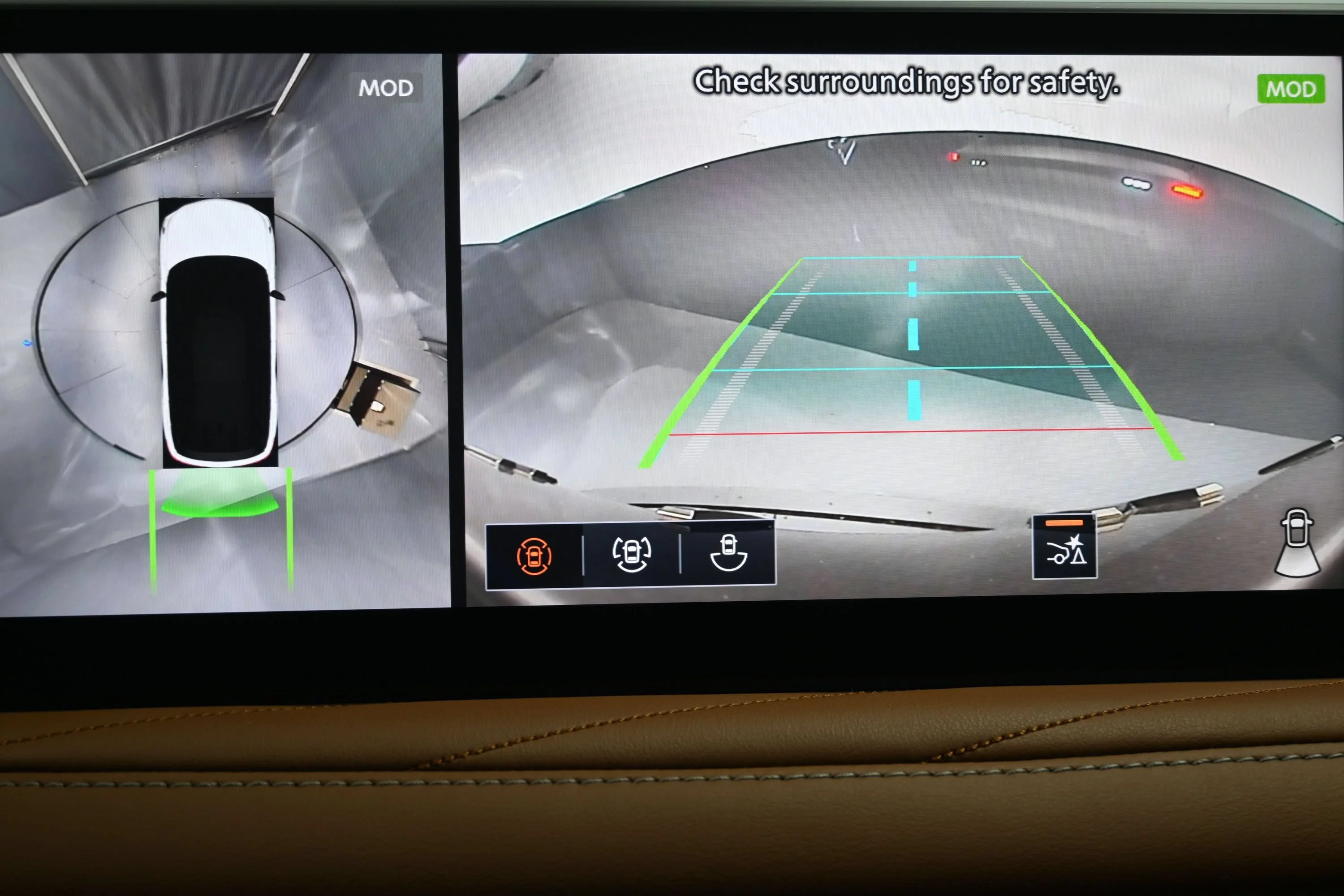 Used 2026 Warm Titanium/Black Obsidian INFINITI AUTOGRAPH image 18