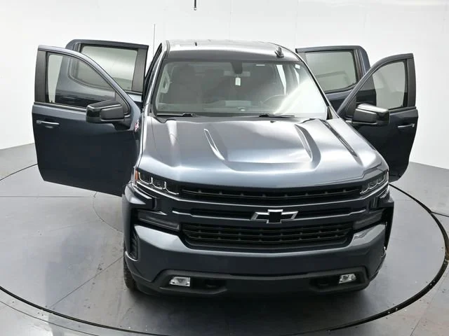 Used 2020 SHADOW GRAY METALLIC Chevrolet RST image 41