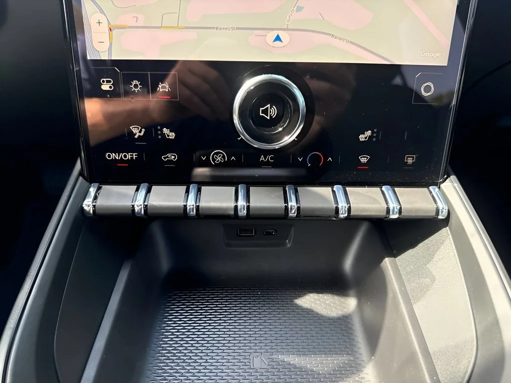 New 2027 Summit White GMC Elevation image 22