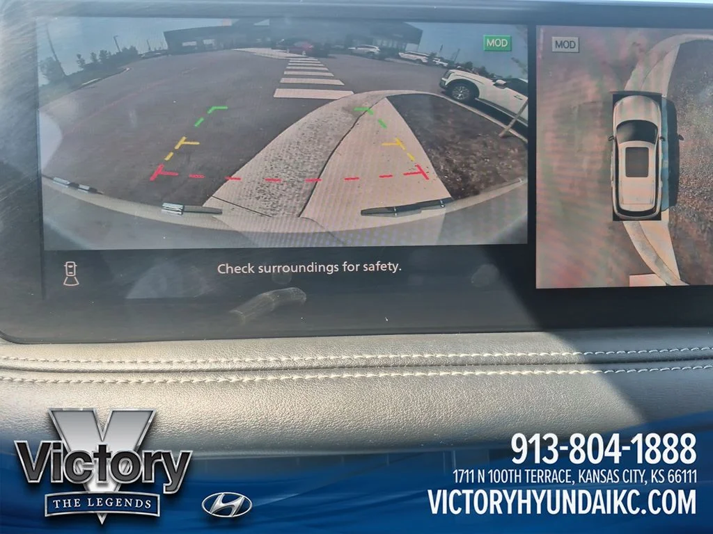 Used 2022 White INFINITI LUXE image 20