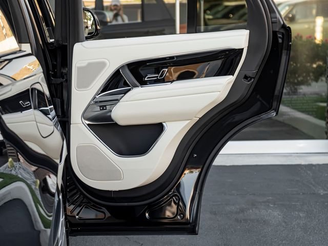 New 2026 Santorini Black Land Rover SE image 26