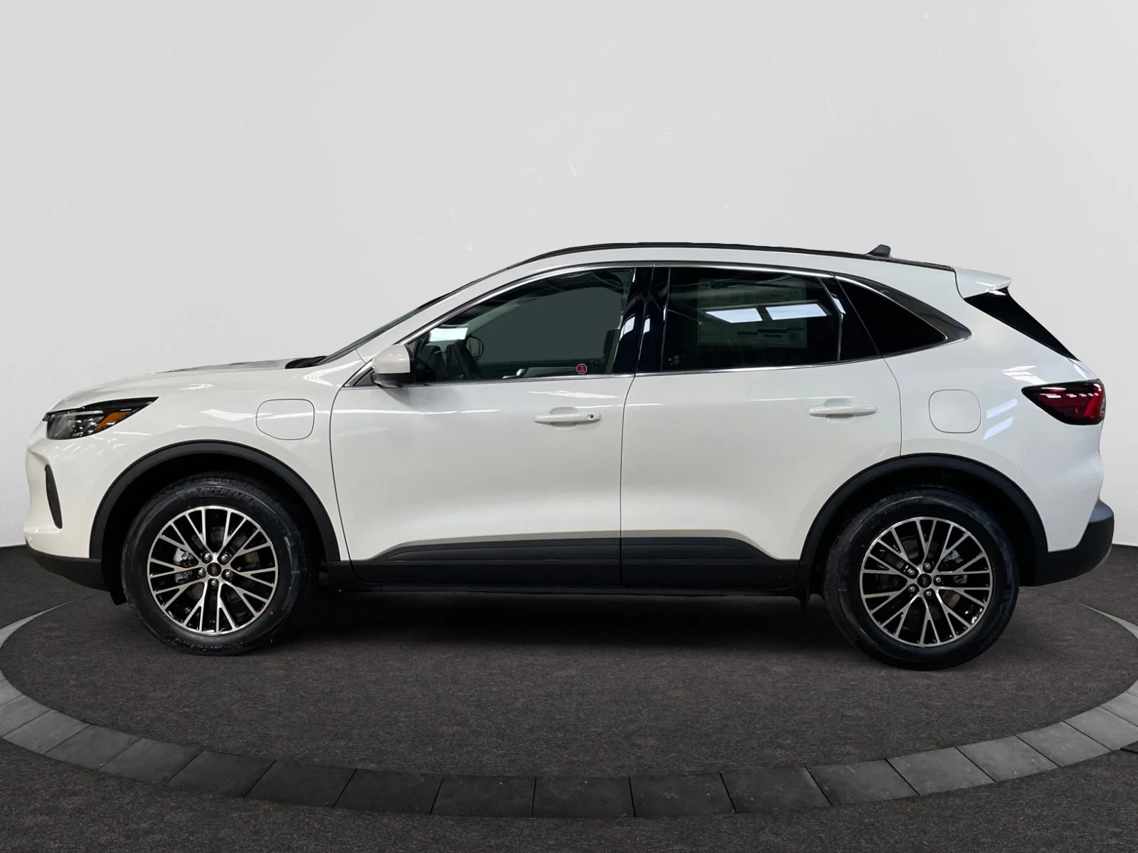 New 2026 Star White Metallic Tri-Coat Ford PHEV image 2