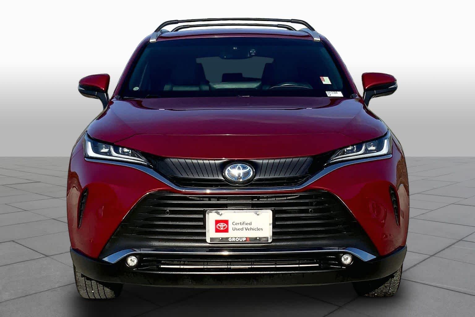 Used 2024 Ruby Flare Pearl Toyota XLE image 4
