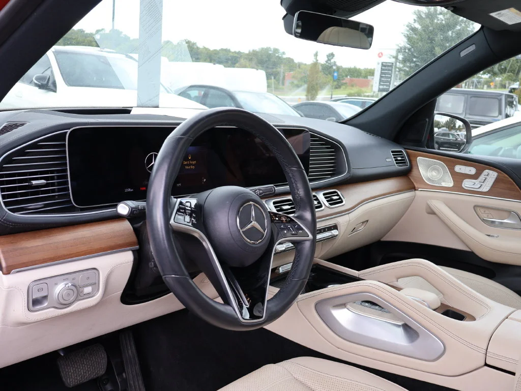 Used 2024 Red Mercedes-Benz GLE 450e image 17