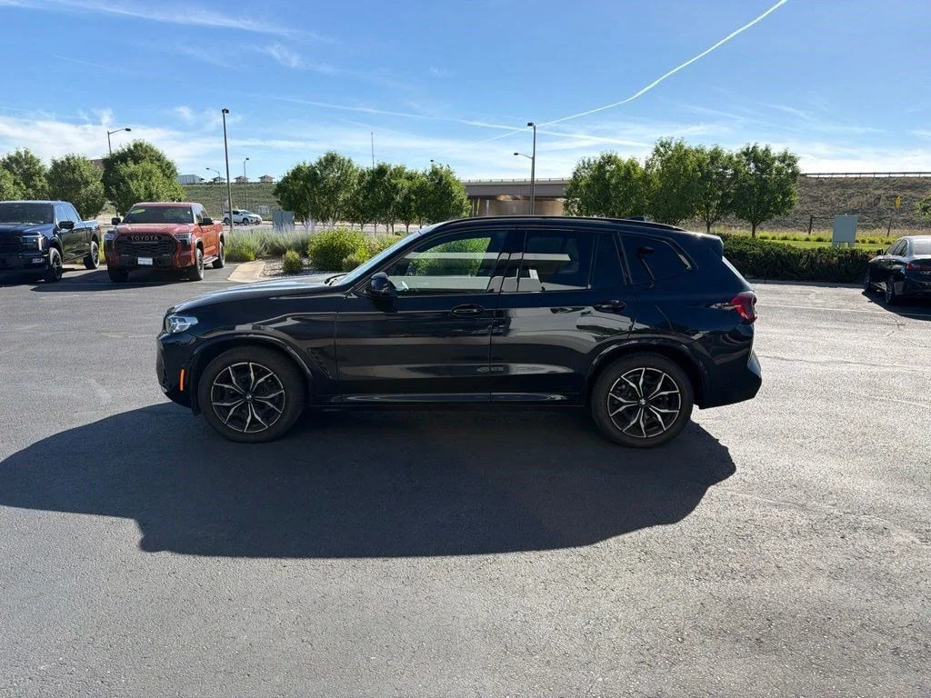 Used 2024 Carbon Black Metallic BMW xDrive30i image 2