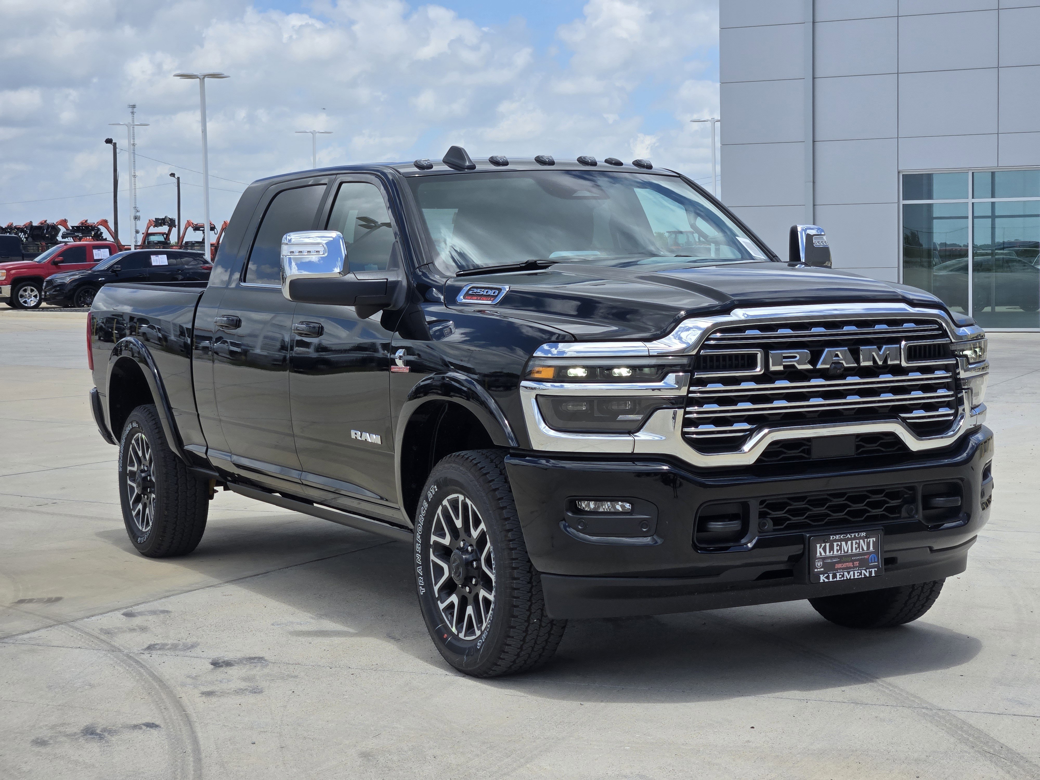 New 2026 Diamond Black Crystal Pearl-Coat Exterior Paint RAM Longhorn image 3