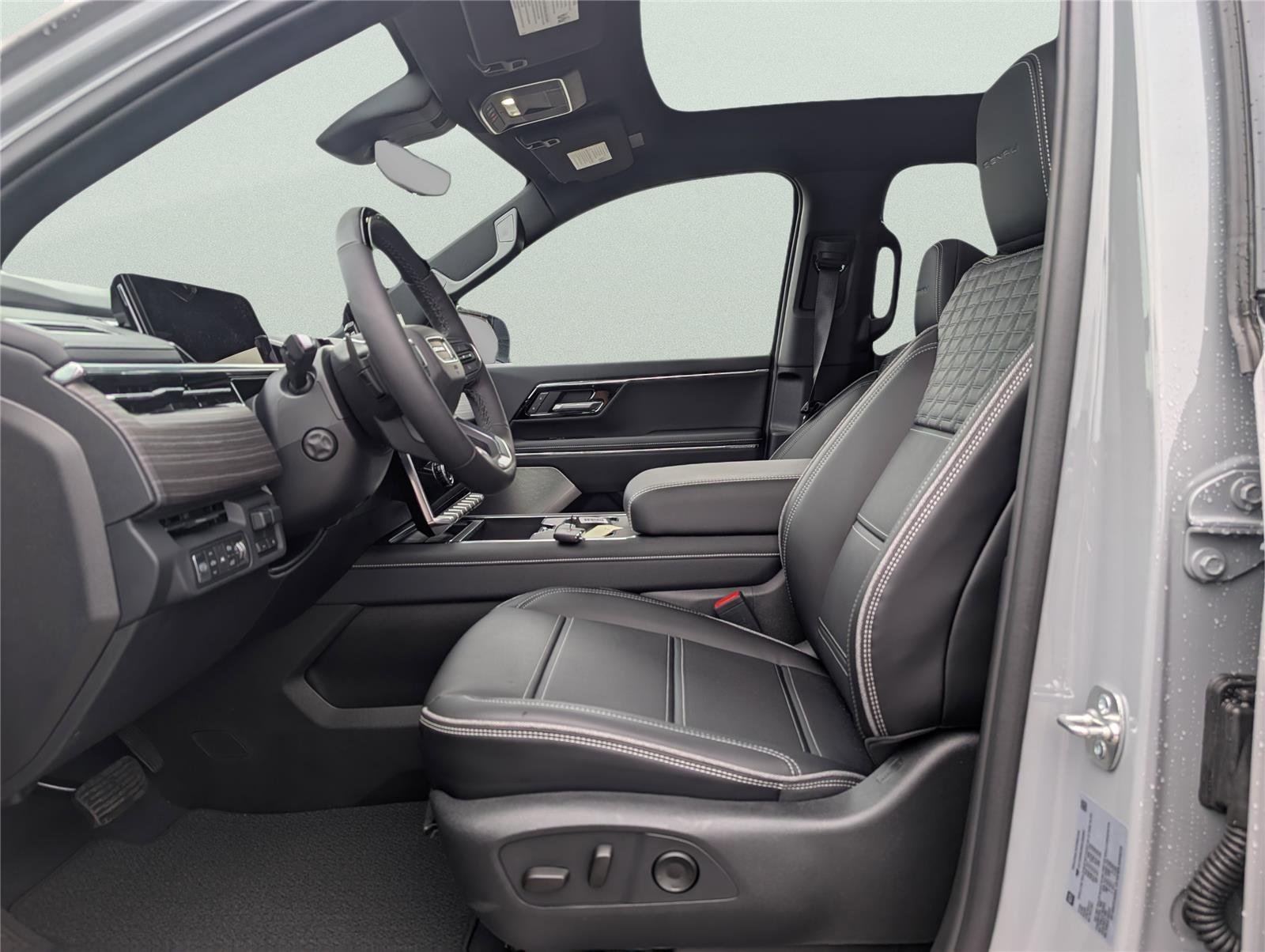 2025 GMC Sierra EV Denali - Photo 14