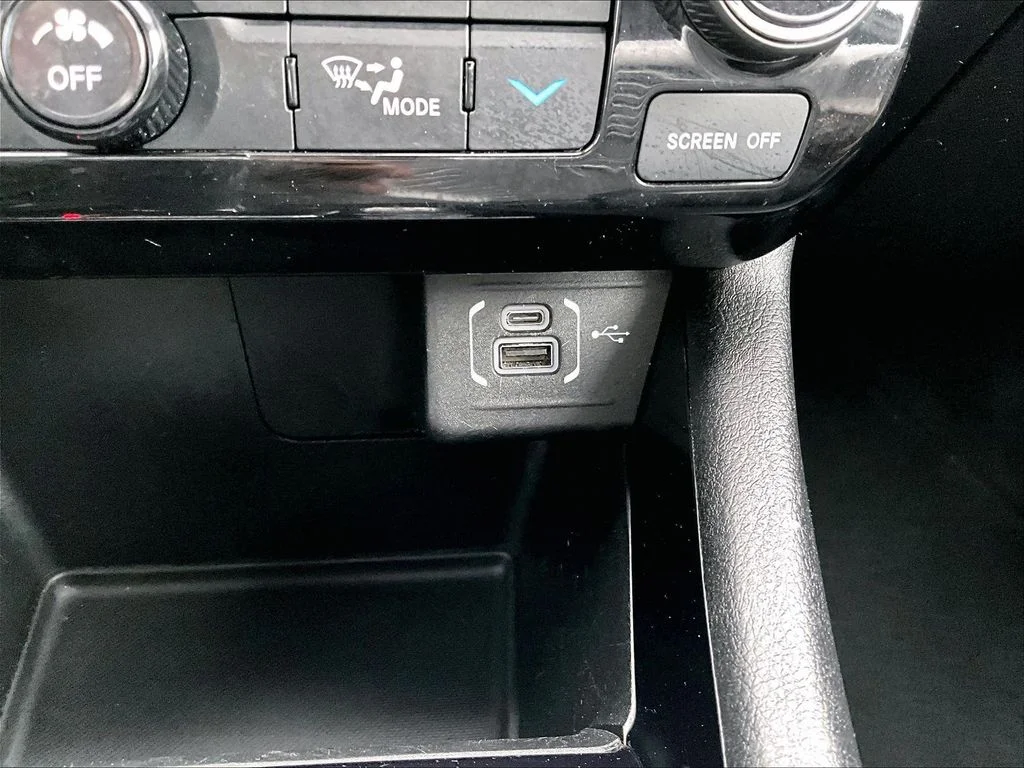 Used 2025 White Jeep Limited image 21