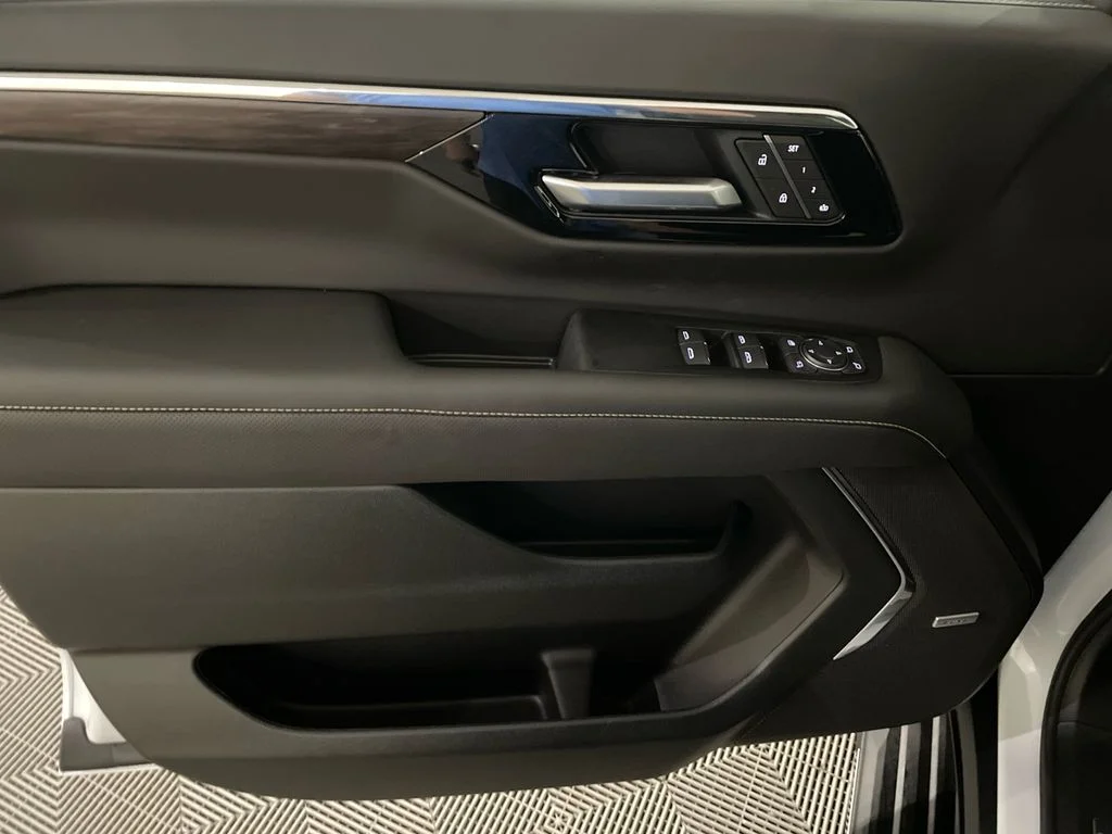 New 2026 Polar White Tricoat Chevrolet Premier image 12