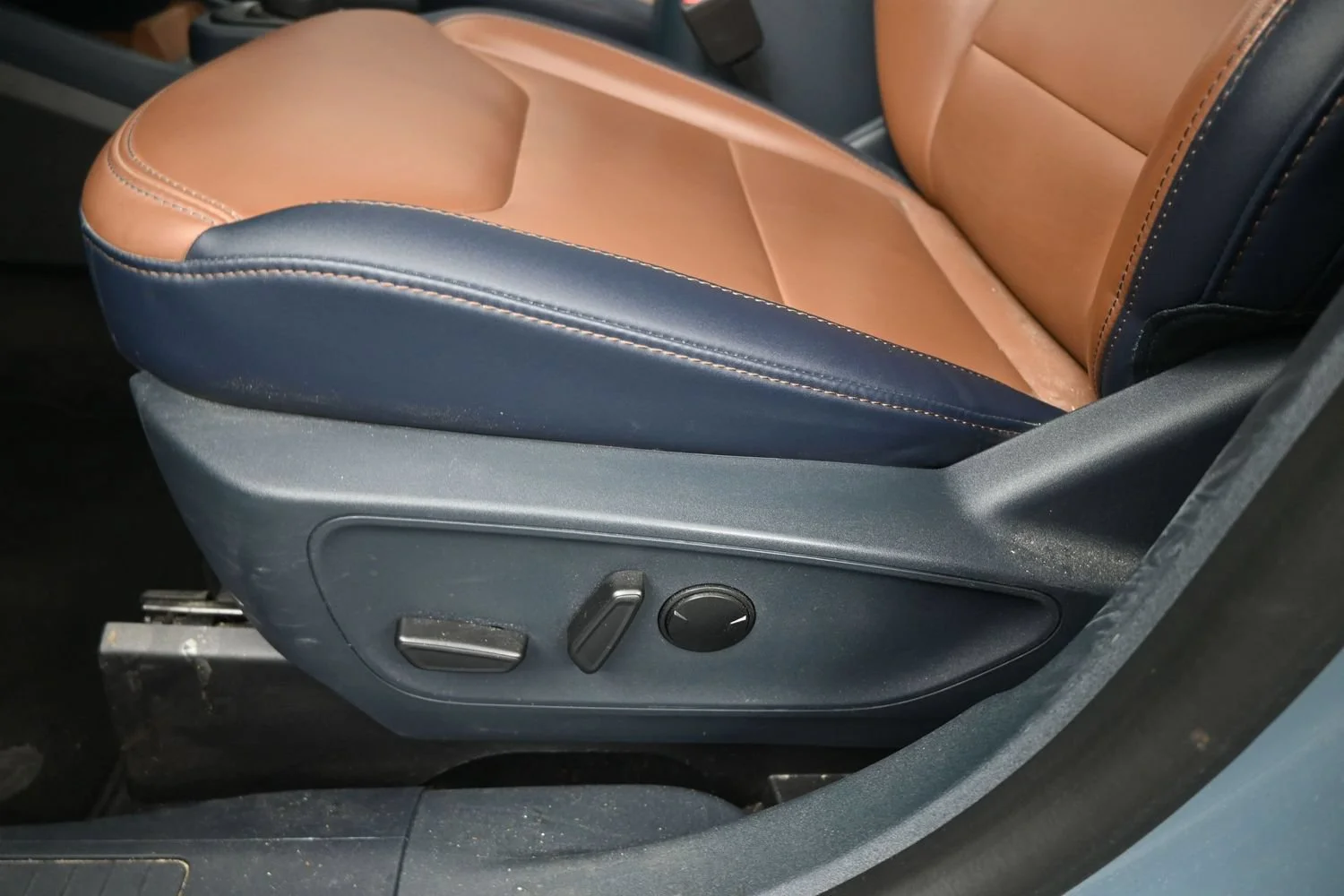 Used 2023 Area 51 Ford LARIAT image 10