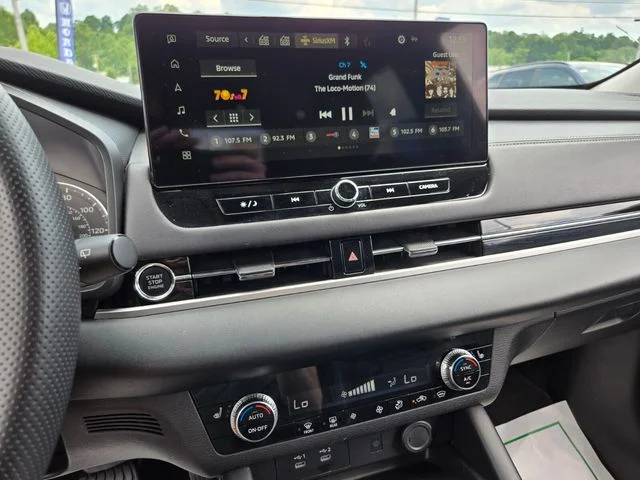 Used 2025 Gray Mitsubishi SE image 26