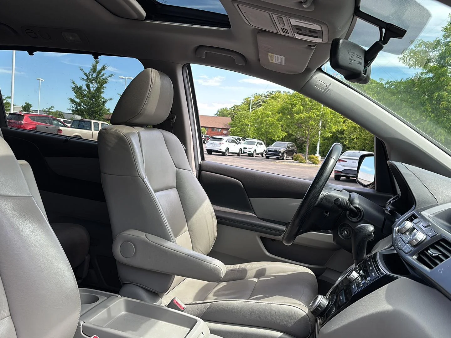 Used 2013 Alabaster Silver Metallic Honda EX-L image 12