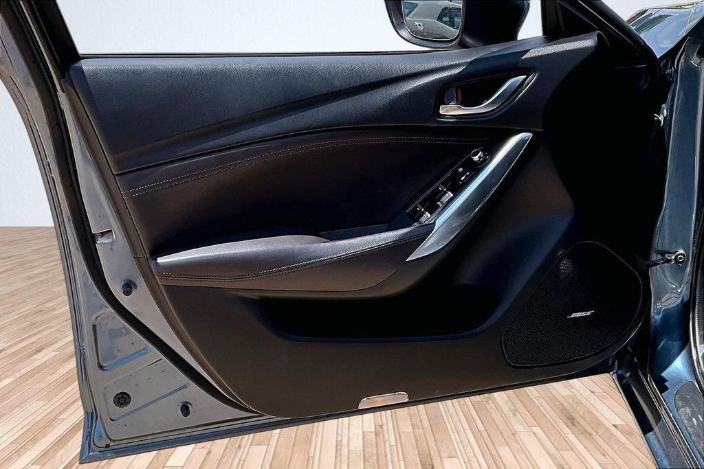 Used 2016 Blue Mazda i Grand Touring image 16