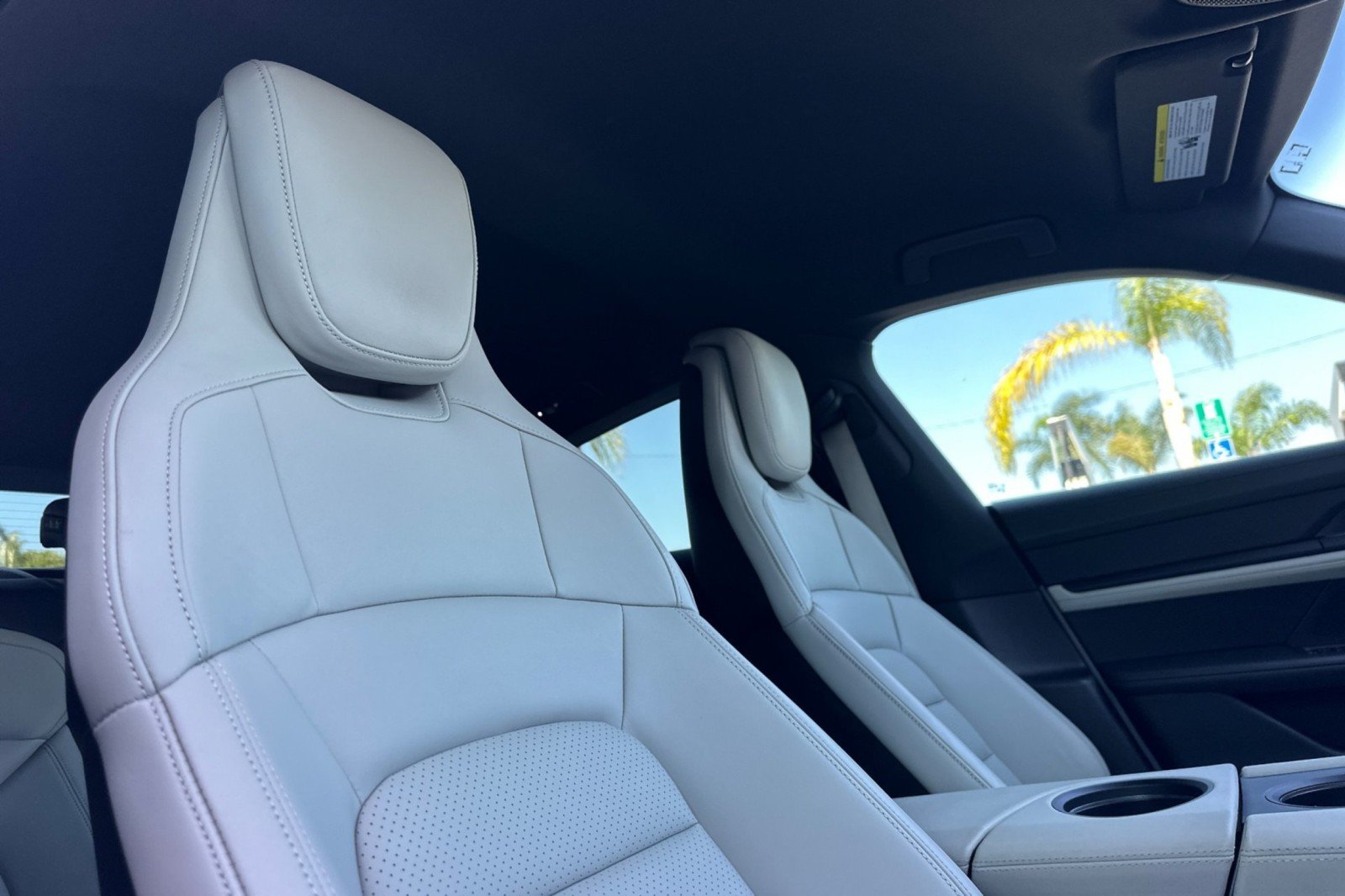 Certified Used 2022 Carrara White Metallic Porsche  image 16