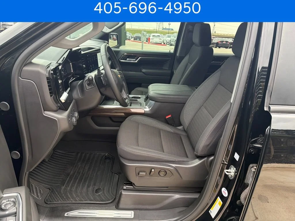 Pre-Owned 2024 Chevrolet Silverado 1500 LT