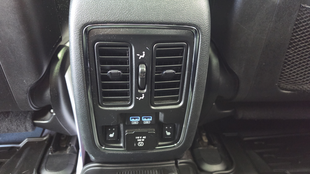 Used 2018 Bright White Clearcoat Jeep Trailhawk image 34
