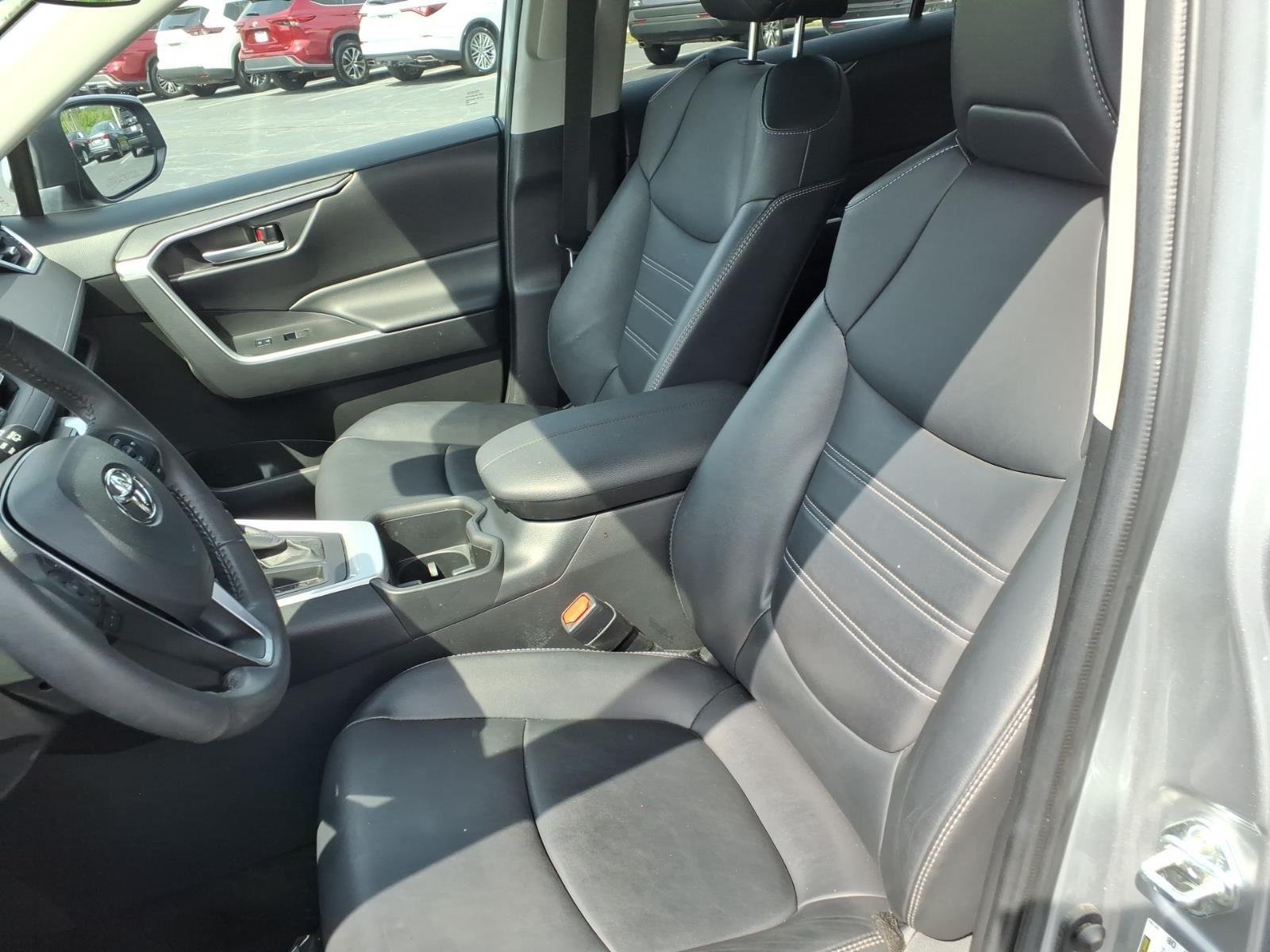 Used 2023 Silver Sky Metallic Toyota XLE Premium image 21