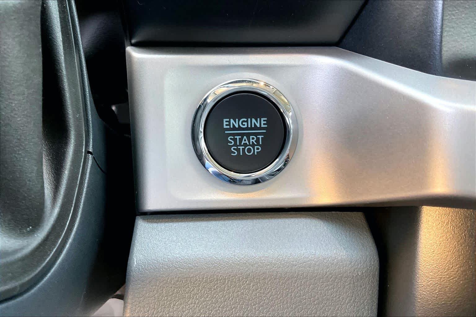New 2026 Oxford White Ford F-250® XLT image 17