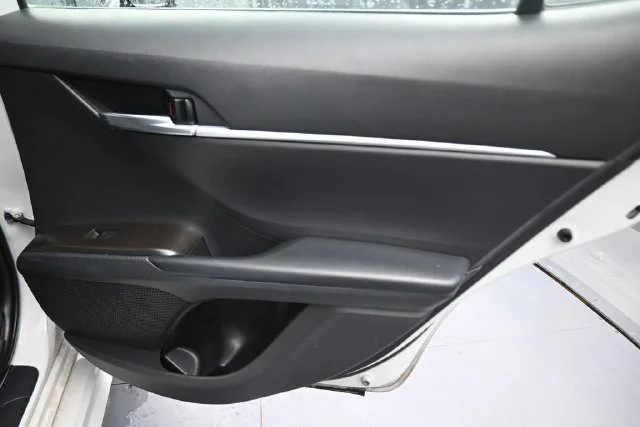 Used 2022 White Toyota SE image 15