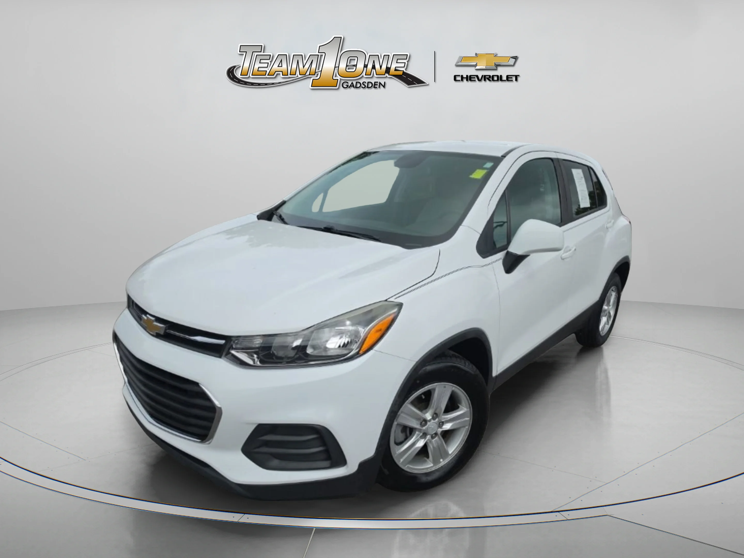 Used 2020 SUMMIT WHITE Chevrolet LS image 3