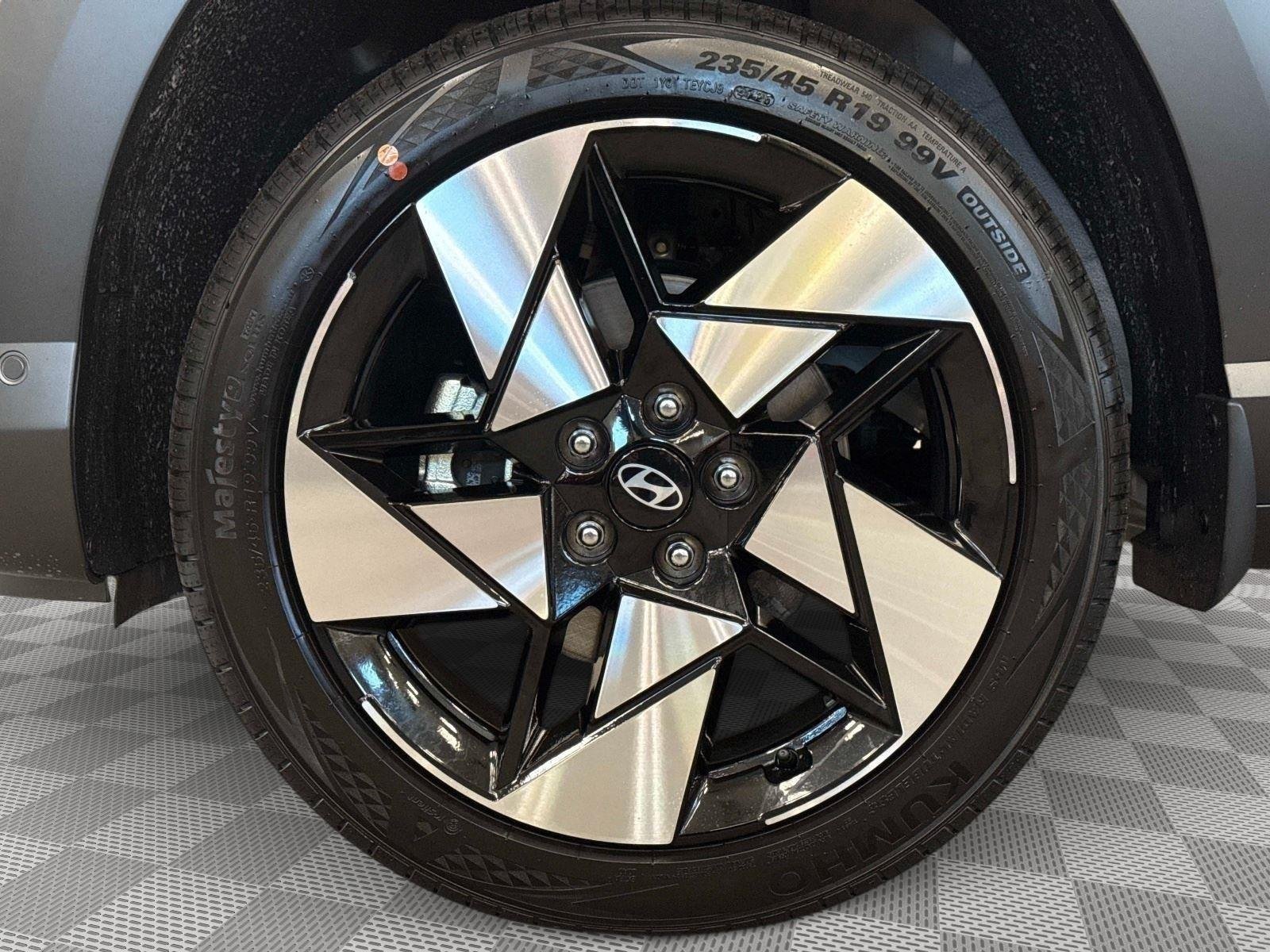New 2026 Cyber Gray Metallic Hyundai Limited AWD image 9