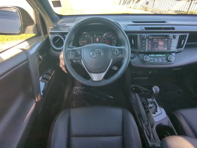 Used 2016 Silver Toyota SE image 18