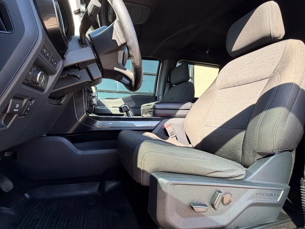 Used 2022 Silver Ford XLT image 9