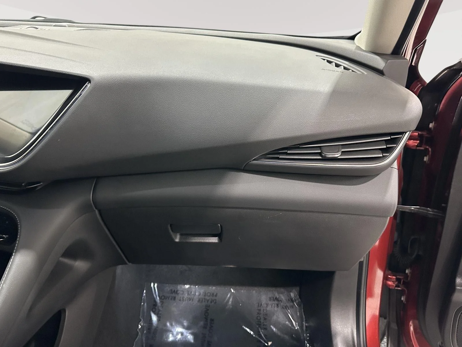 Used 2023 CINNABAR METALLIC Buick Essence image 26