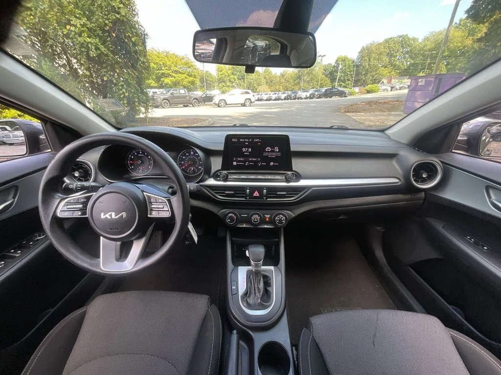 Used 2023 Gray Kia LXS image 17