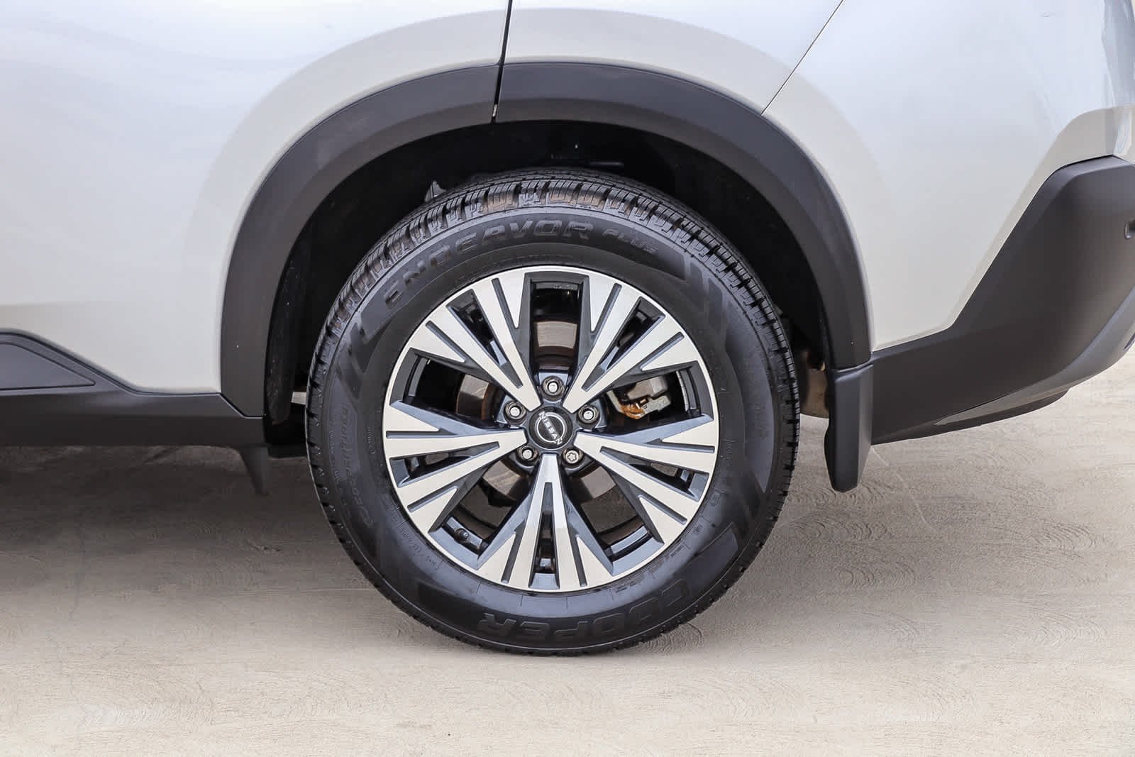2023 Nissan Rogue SV - Photo 12
