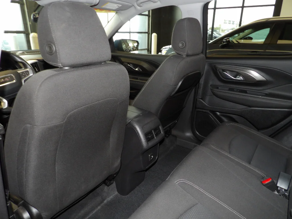Used 2024 Downpour Metallic GMC SLE image 21
