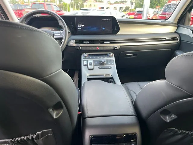 Used 2025 White Hyundai SEL image 19