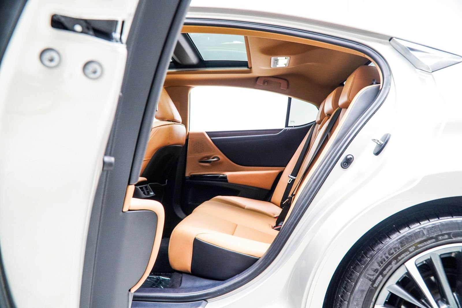 Used 2023 Beige Lexus 350 image 40