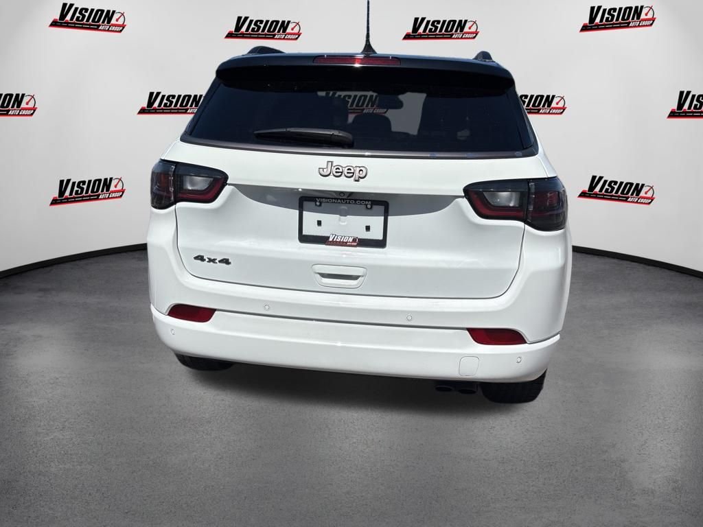 Used 2022 White Jeep High Altitude image 6