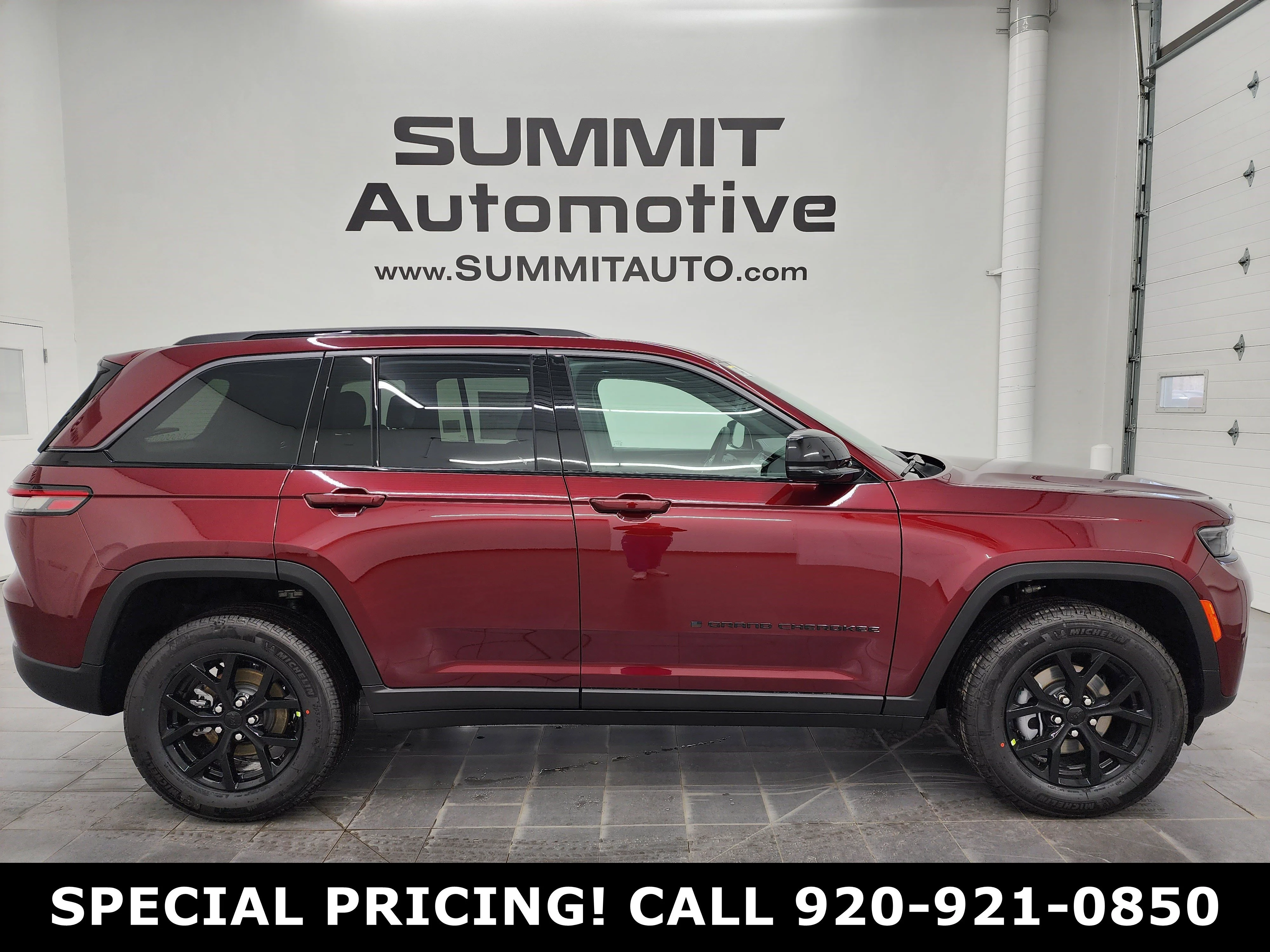 New 2026 Velvet Red Pearl-Coat Exterior Paint Jeep Altitude image 1
