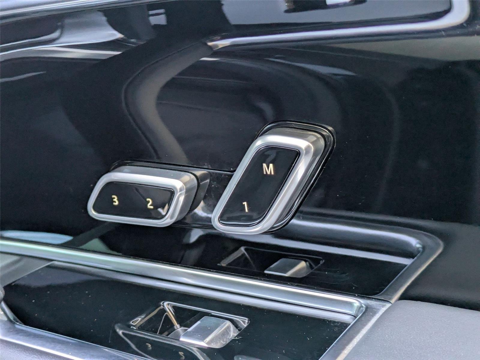 2023 Land Rover Range Rover SE - Photo 37