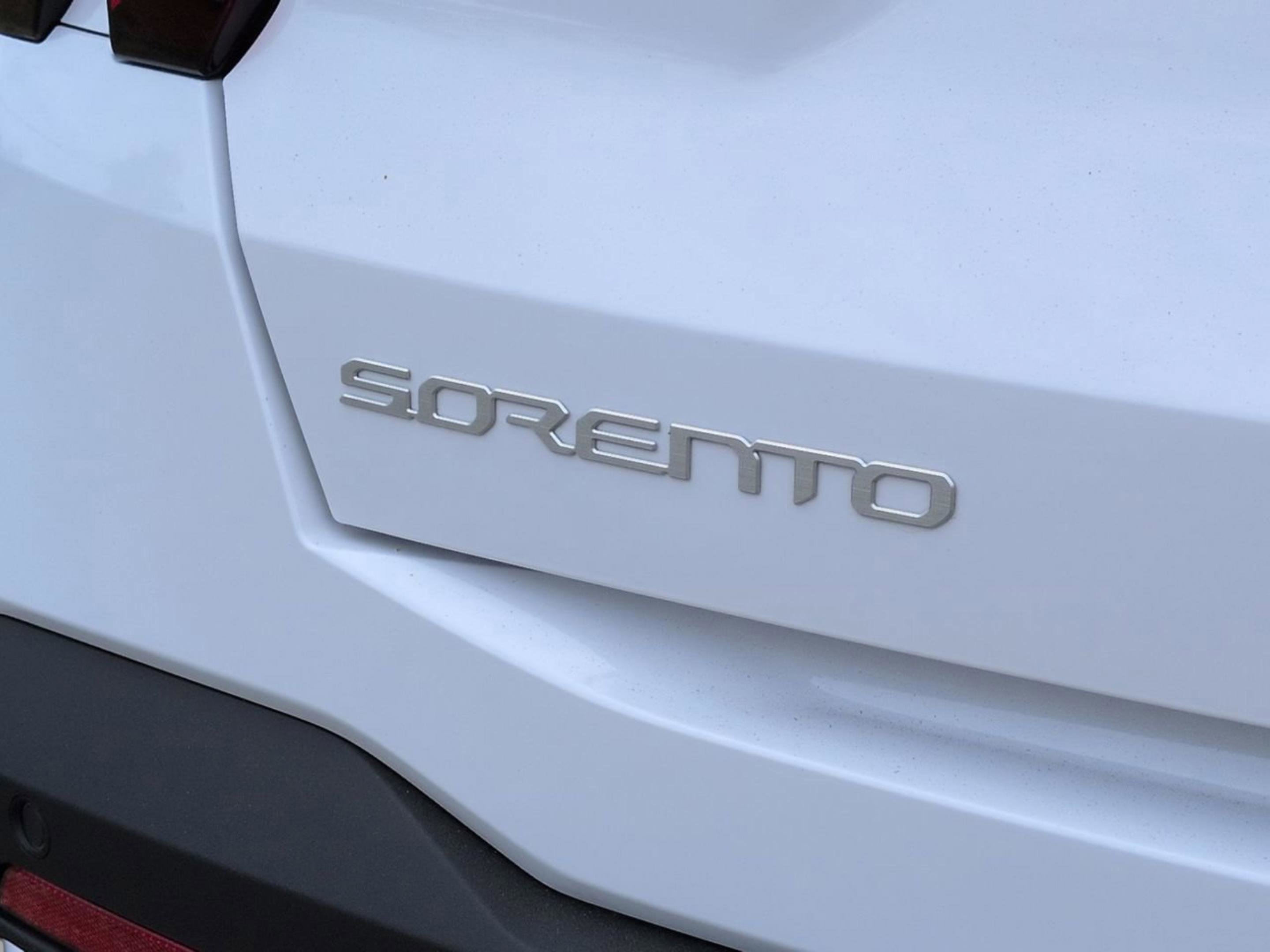 New 2026 Glacial White Kia S image 34