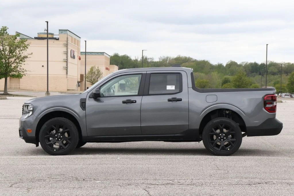 New 2026 Carbonized Gray Metallic Ford XLT image 5