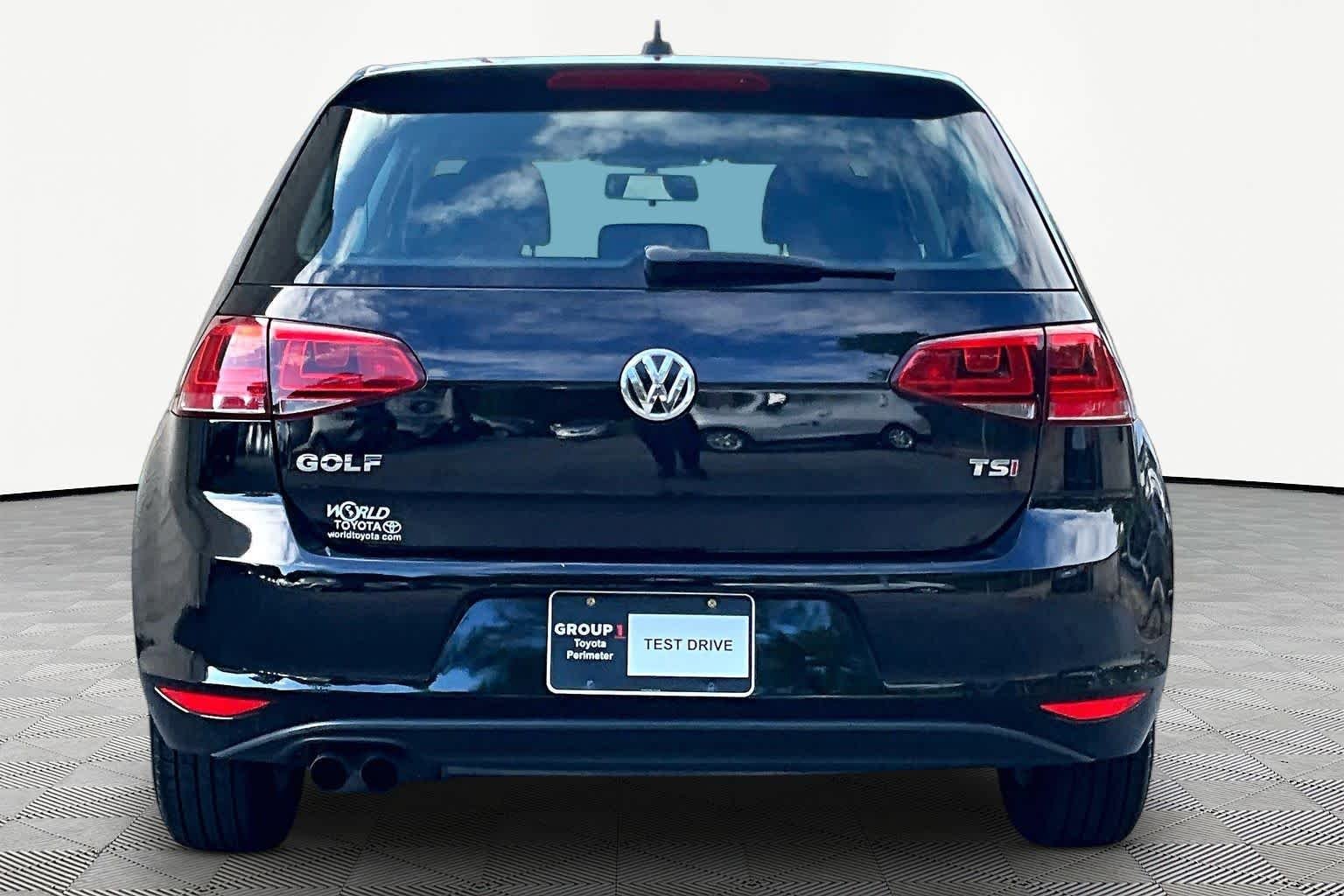 Pre-Owned 2017 Volkswagen Golf S