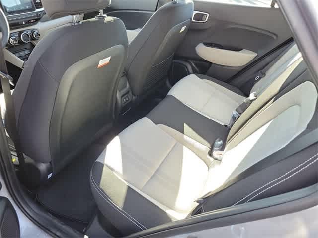 New 2026 Shimmering Silver Hyundai SEL image 22