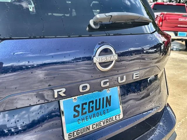 2025 Nissan Rogue SV - Photo 31