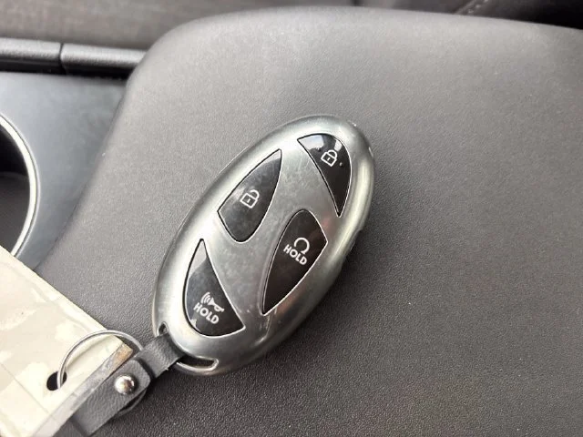 Used 2024 White Hyundai SEL image 32