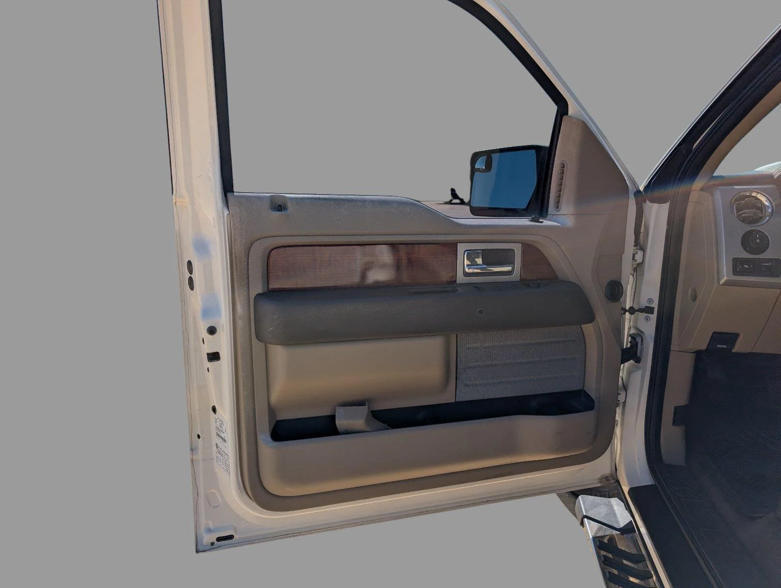 Used 2009  Ford XL image 13
