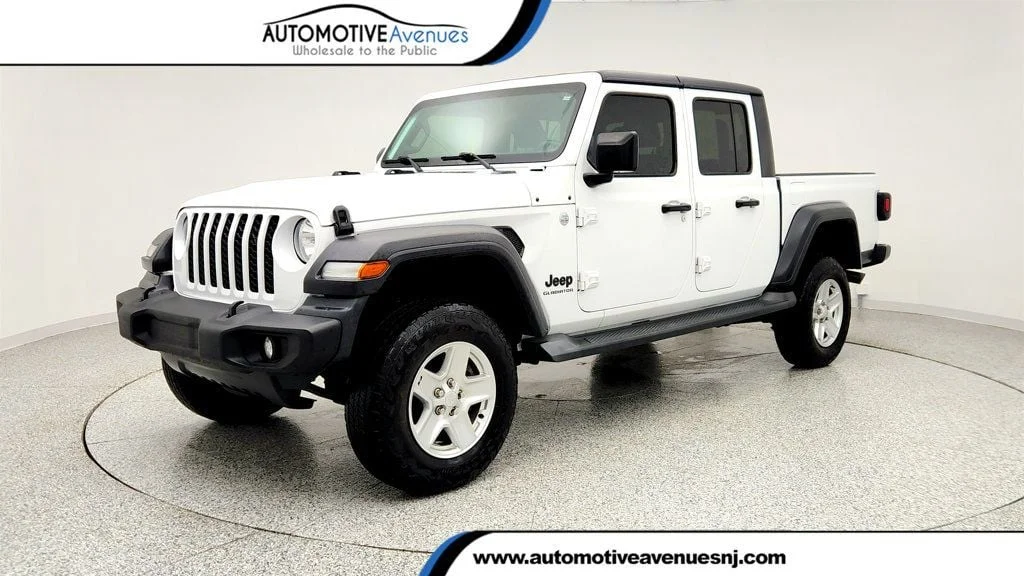 2020 Jeep Gladiator Sport S's photo