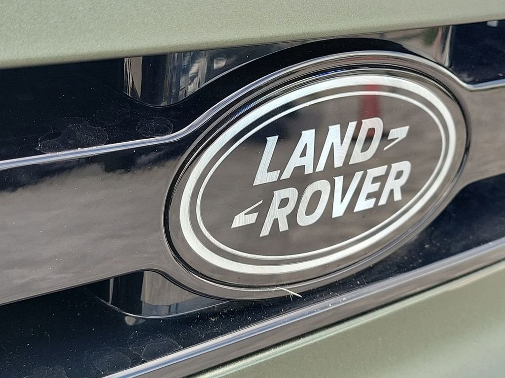 New 2026 Woolstone Green Land Rover X-Dynamic SE image 9