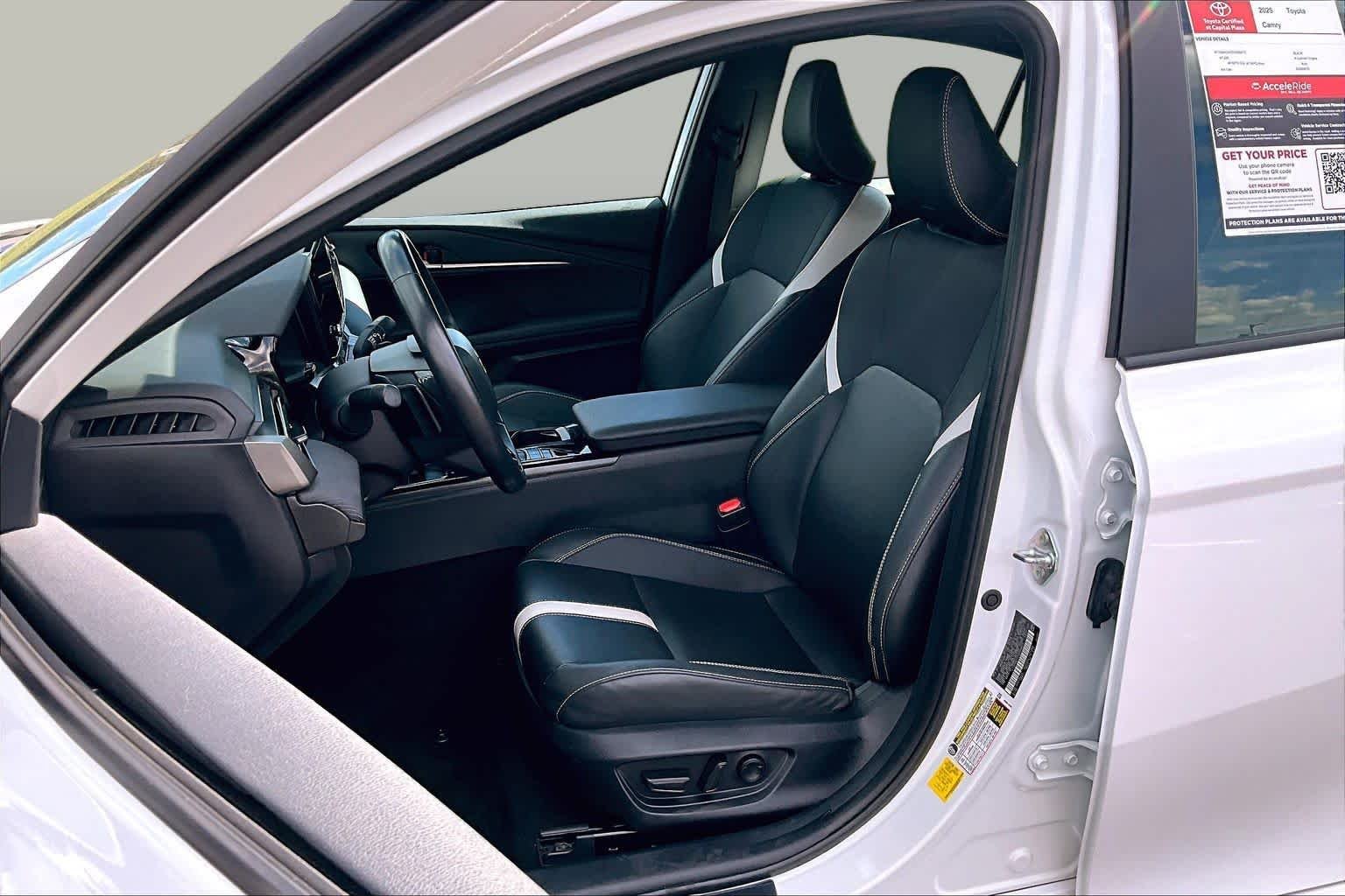 Used 2025 Ice Cap Toyota SE image 8