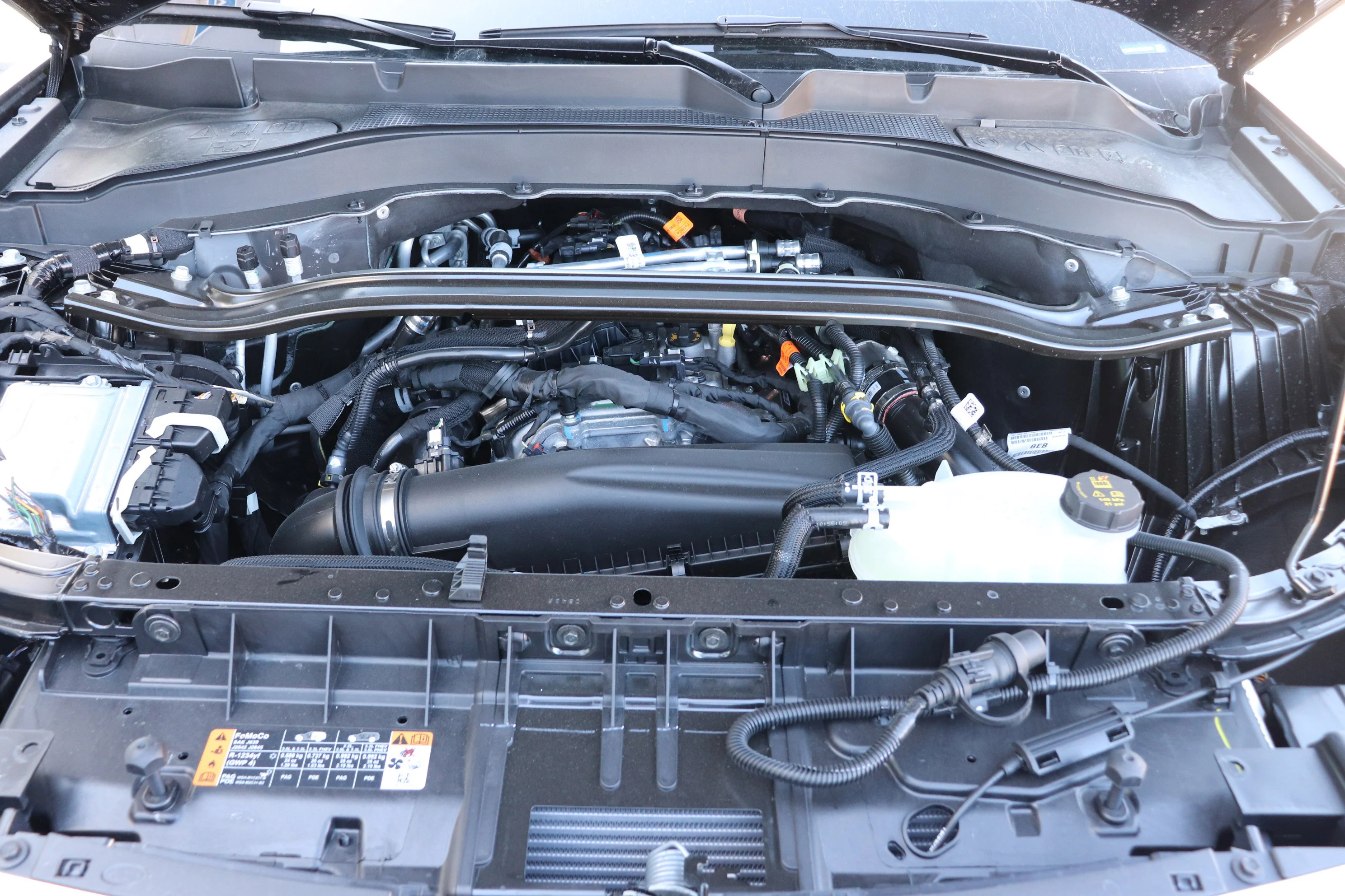 New 2026 CARBONIZED GREY METALLIC Ford Platinum image 8